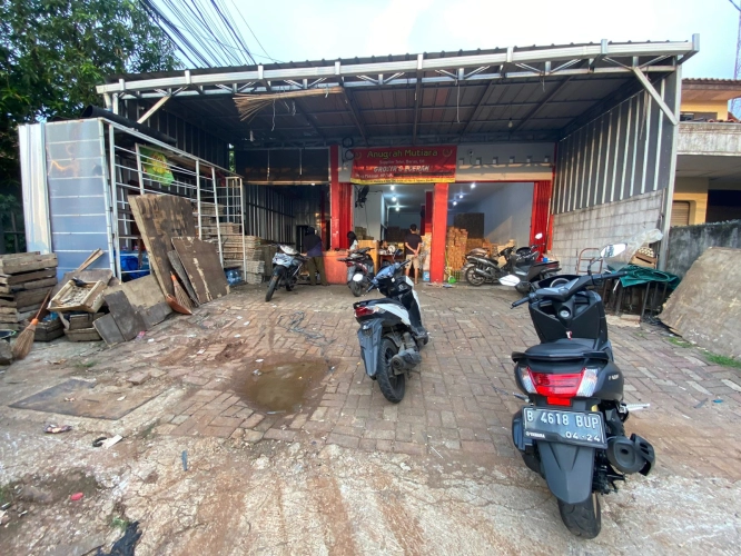 Bangunan Ex Toko Pinggir Jalan di Kav DKI Meruya Selatan