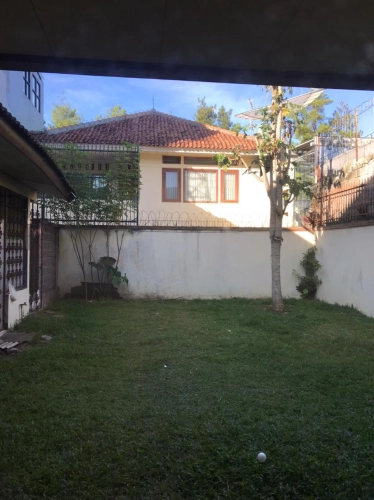 Rumah Luas di Komplek Parahyangan Permai Gegerkalong Bandung
