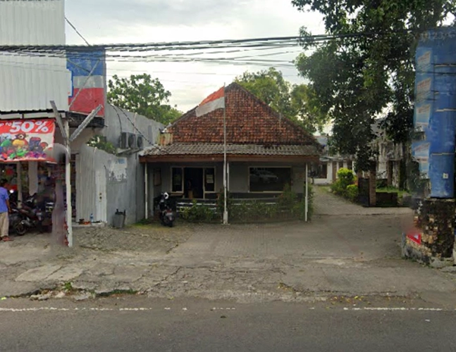 Dijual Tanah + Bangunan butuh cepat laku, Jl. Dr. Sutomo - Pusat kota Jombang - Cocok untuk usaha