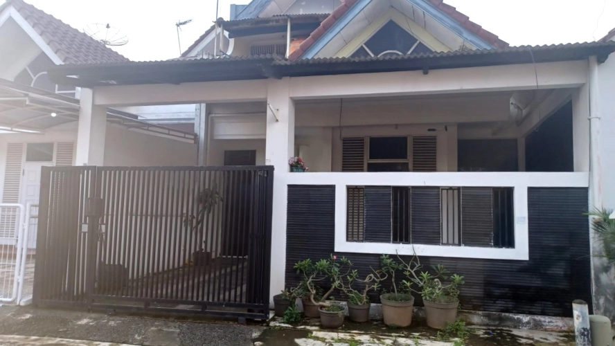 Rumah luas 104m 6,5x16 type 2KT di Taman modern Cakung Jakarta Timur