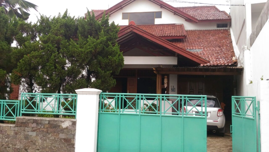 Rumah strategis Dekat Pusat Bisnis