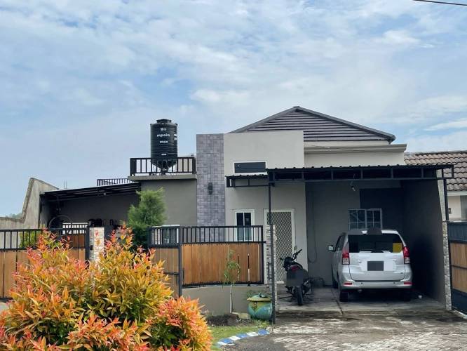Dijual 212 m2 Rumah Saphire Residence Buduran Sidoarjo JATIM plus Kolam Renang, SEMI Furnished Siap Huni - SHM